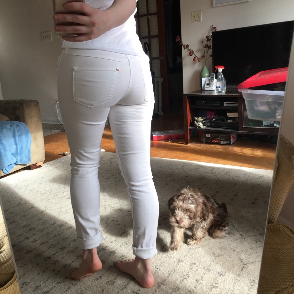 White low rise jean
